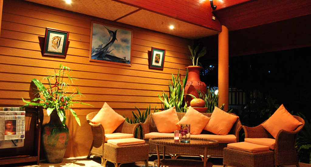 P.P. Erawan Palms feature wooden furnishings and Thai décor.